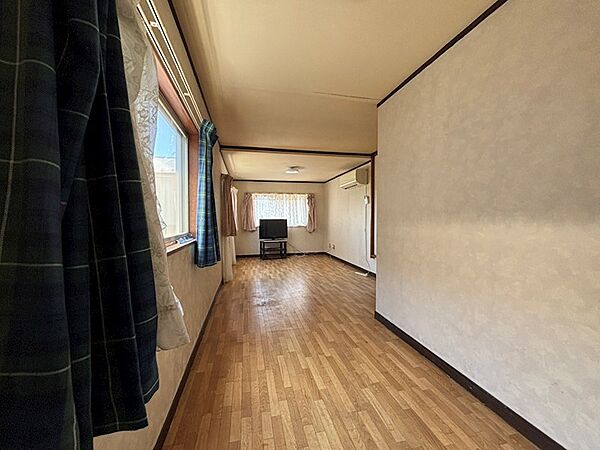 detached 埼玉県比企郡吉見町大字南吉見1990-16

地図を見る