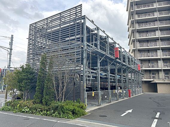 敷地内に駐車場...