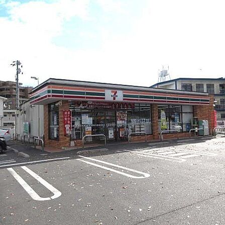セブンイレブン 岡山浜店 440m