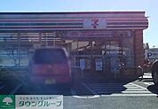 セブンイレブン上尾本町東店 徒歩8分。 610m