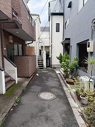 通路の奥に佇む...