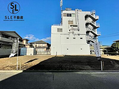 外観：土地約32坪/建築条件なしのためお好きなハウスメーカーでの建築が可能です。