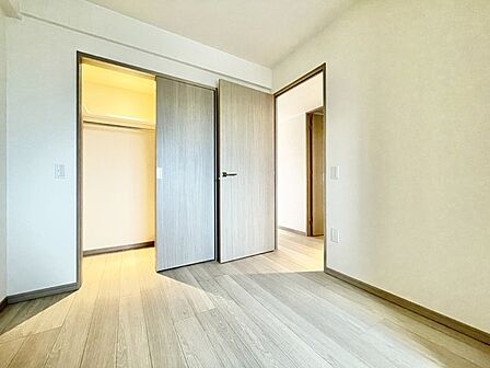 ゆとりを生み出す収納スペースを随所に採用しており、細かな工夫と配慮で日々の暮らしを快適にお過ごしいただけます。