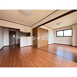 ラ・ファミリア 1階3LDKのリビング/ダイニング