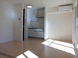 ジュネス稲荷塚 1階1LDKのリビング/ダイニング