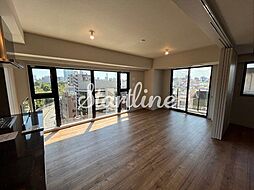 東京メトロ銀座線 外苑前駅 徒歩5分の賃貸マンション 4階2LDKのリビング/ダイニング