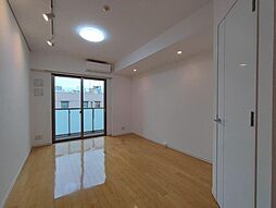 東京メトロ副都心線 明治神宮前駅 徒歩9分の賃貸マンション 3階1Kのリビング/ダイニング