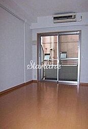 都営新宿線 新宿三丁目駅 徒歩4分の賃貸マンション 7階1Kのリビング/ダイニング