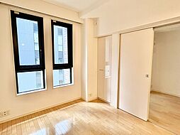 都営三田線 御成門駅 徒歩3分の賃貸マンション 2階1LDKのリビング/ダイニング