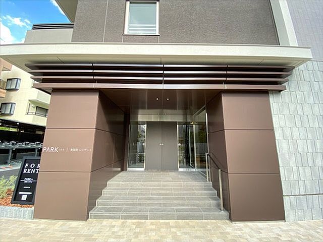 4 / 35