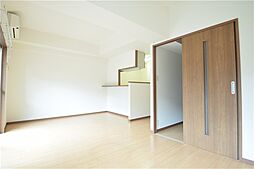 鹿児島市電1系統 鴨池駅 徒歩3分の賃貸マンション 1階1LDKのリビング/ダイニング