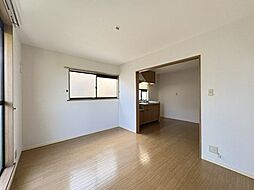 JR指宿枕崎線 慈眼寺駅 徒歩14分の賃貸アパート 2階2LDKのリビング/ダイニング