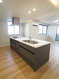 鹿児島市電1系統 荒田八幡駅 二中通駅　徒歩16分、　鹿児島下車 徒歩13分の賃貸マンション 3階3LDKのリビング/ダイニング