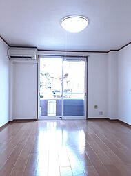 JR鹿児島本線 川内駅 バス11分 中郷病院入口下車 徒歩4分の賃貸アパート 1階ワンルームのリビング/ダイニング