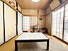 室内：個室にもリビングの続き間にも使える自由度のある和室。