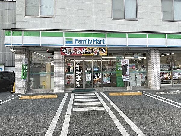 画像21:ファミリーマート　近鉄筒井駅前店まで100メートル