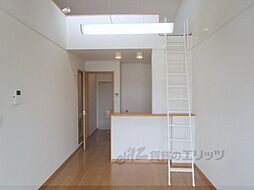 フレスクーラブリッサ 201 2階1LDKのリビング/ダイニング