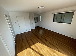 テイク・ハウス 2階ワンルームのリビング/ダイニング