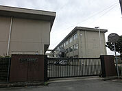 宝殿中学校