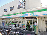ファミリーマート 築港店（333m）