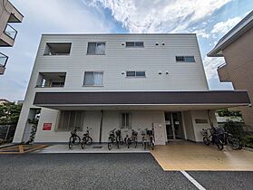 兵庫県西宮市小松西町１丁目（賃貸マンション1LDK・3階・44.00㎡） その1