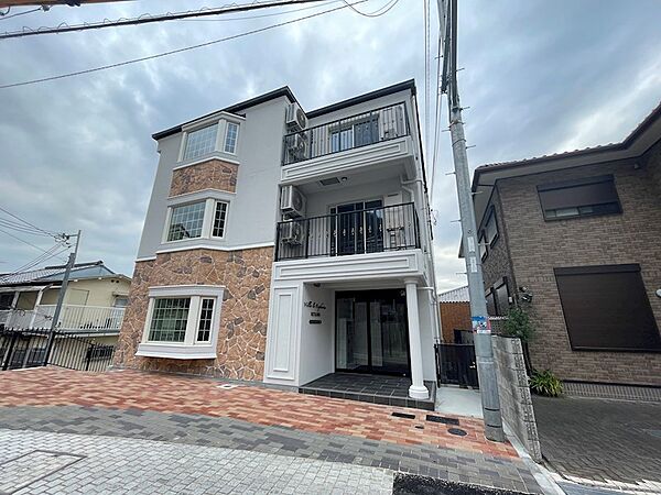 villa　le　Euphoria KITANO ｜兵庫県神戸市中央区北野町３丁目(賃貸マンション2LDK・2階・66.02㎡)の写真 その1