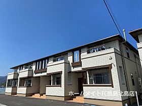 徳島県板野郡板野町古城字本村（賃貸アパート1LDK・1階・45.77㎡） その1