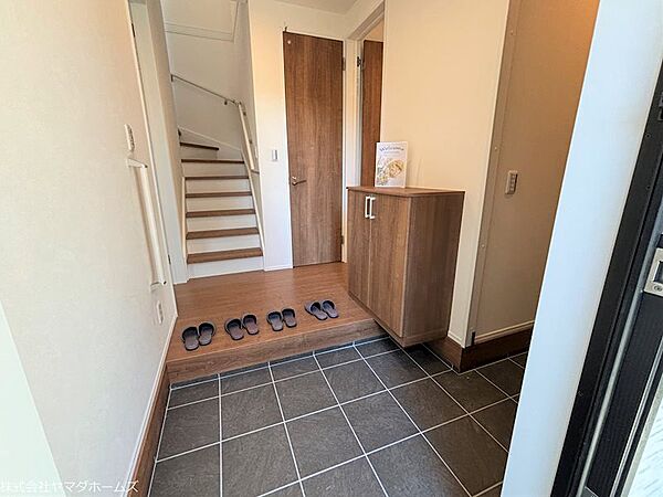 玄関を拡大表示
