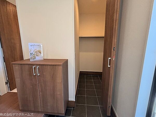 玄関を拡大表示
