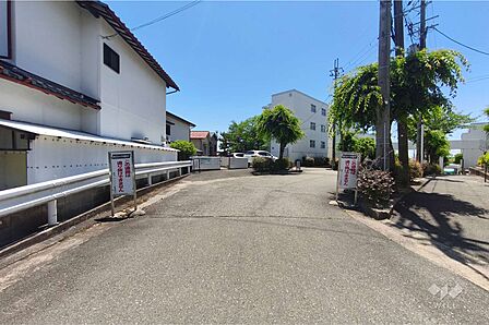 駐車場の出入口