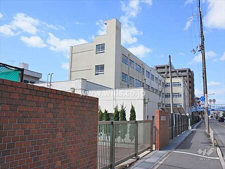 芥川小学校[公立]の外観