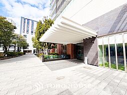 太陽に愛された邸は、陽当り通風に優れた魅力的で快適さを追求した邸宅です。