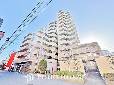 太陽に愛された邸は、陽当り通風に優れた魅力的で快適さを追求した邸宅です。