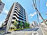 外観：建物の居住性に拘った邸宅は、「落ち着き」と「安らぎ」と「快適」を実現してくれます。