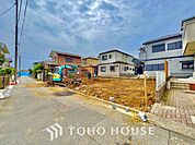 周辺環境とのコラボレーションにより明るく開放的な外観へ。住まいへの拘りは環境からも！