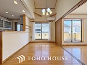 家族皆が集まる場所だからこそ、一番明るく使い勝手のいい空間に仕上げております。