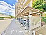 設備：広さがしっかり確保された敷地内駐輪場。かさ張る自転車も安心して停めることができます。