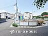 周辺：周辺環境とのコラボレーションにより明るく開放的な空間を演出しております。
