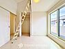 子供部屋：暖色系の照明は、心理的にも落ち着きを得られやすいそうです。