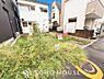外観：みんなが街探しのポイントにしているのは何。　第1位は過半数が支持した納得の 「交通の利便性」。続いて3割以上の人が「住環境」と「公園、緑地の充実」です。