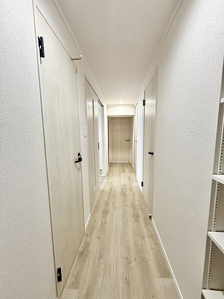 白を基調にした内装は空間をより広く見せてくれます。