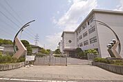 中学校「豊田市立保見中学校まで1534ｍ」