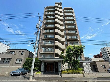 札幌市電「西線14条」駅・「西線16条」駅どちらも徒歩7分と好立地!