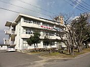 豊岡市立八条小学校（827m）