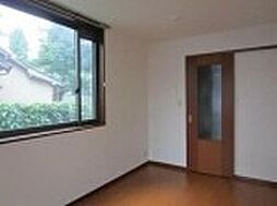 ラフィネ学芸大学 1階2Kのリビング/ダイニング