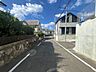外観：前面道路含む現地写真