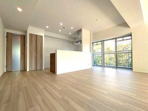 リビング/ダイ...