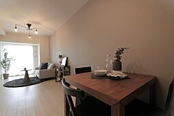 プレミスト堺筋本町ラディーナ 1305 2LDKのリビング/ダイニング