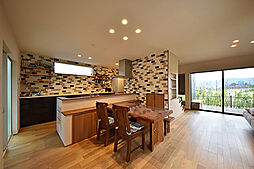 佐伯区石内北3丁目　中古住宅 3SLDKのリビング/ダイニング