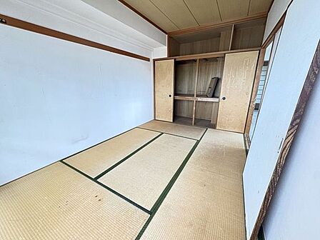 押入もたっぷり収納できます